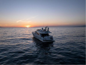 Jumpy Luxury Yacht
